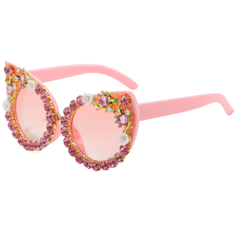 Women's Heart-shaped Sunglasses with Sparkling Accents Bowlift