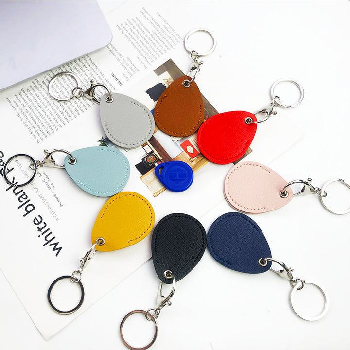 Unisex keychain in droplet-shaped design Bowlift