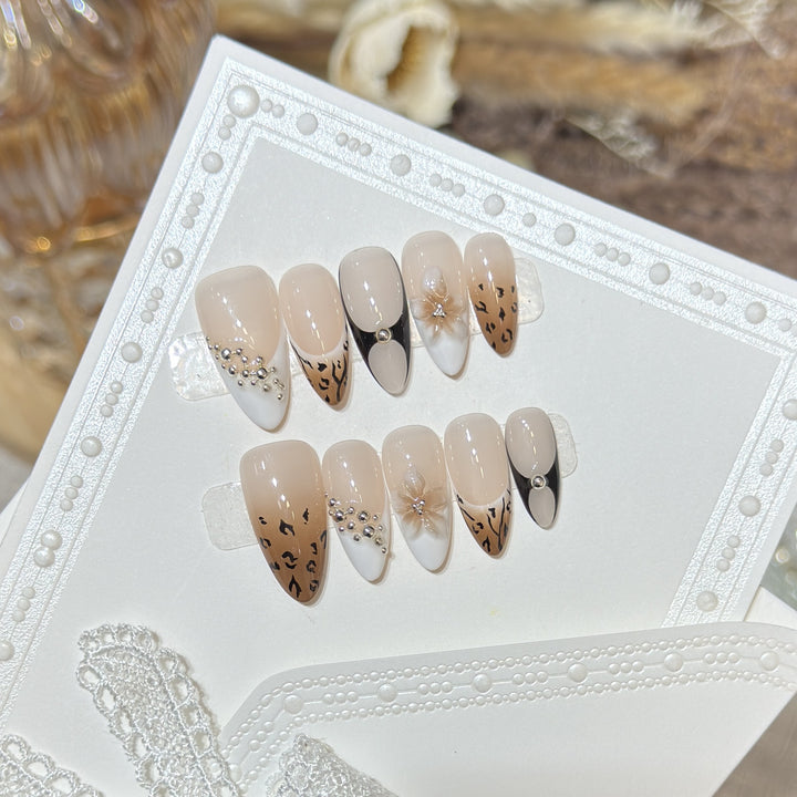 Artistic Leopard-Print Press-On Nail Set Bowlift