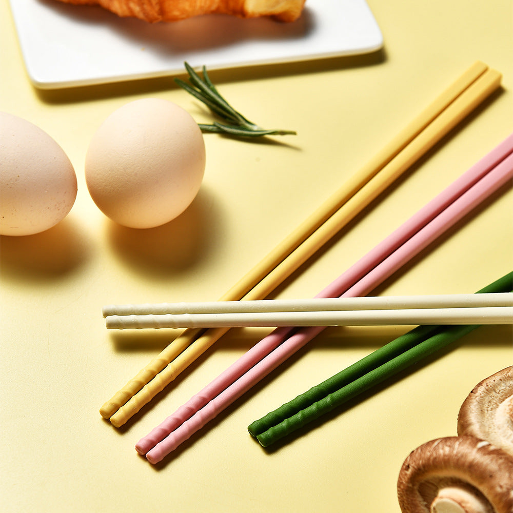 More Elegant and Ergonomic Spoon Made of High-Quality Plastic Bowlift