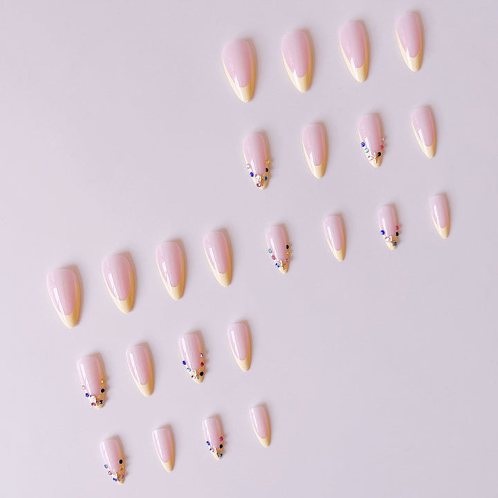 Nail art set with floral 3D decorations and glitter accents Bowlift