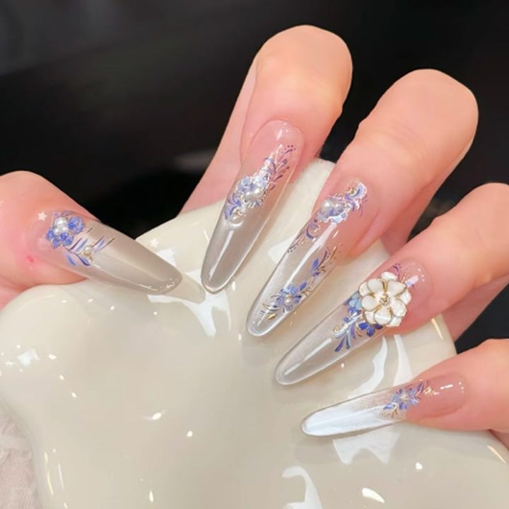 Glamorous artificial nail tips with elegant decorations Bowlift