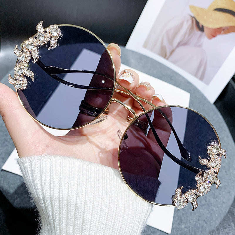 Ladies Glamorous Sunglasses with Sparkling Rhinestone Details Bowlift