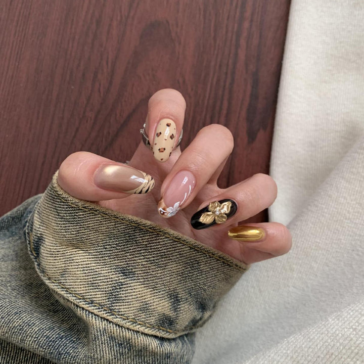 Artificial nails with flower design Bowlift