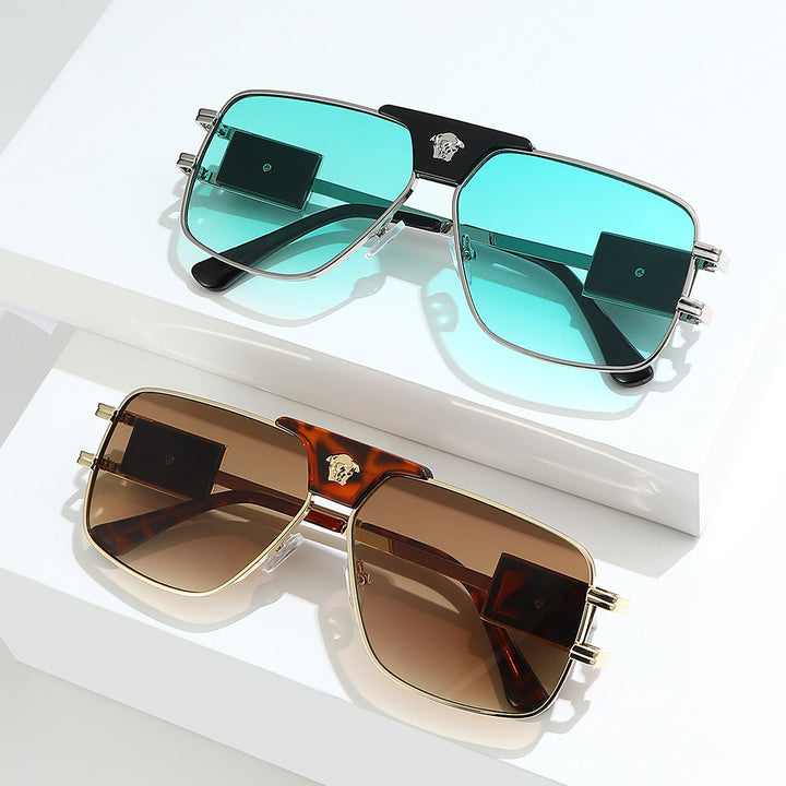 Women's stylish sunglasses with modern, square frame Bowlift