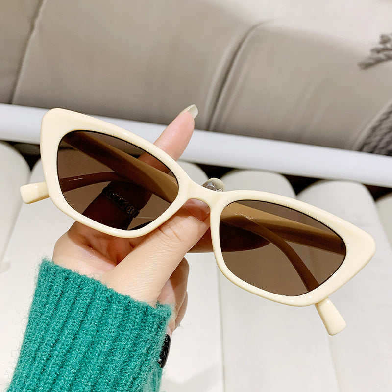 Women Cat-Eye Sunglasses with high-quality, geometric frame Bowlift