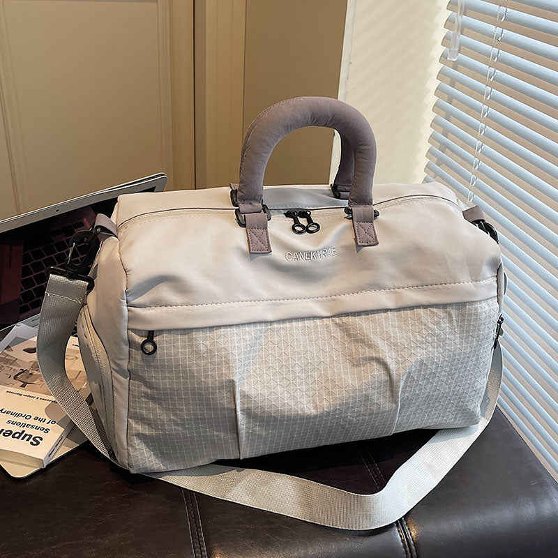 Sporty Travel Bag With Multiple Compartments Bowlift