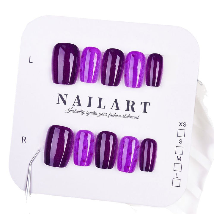 Artificial nails with luxurious ombre effect and sparkling accents Bowlift