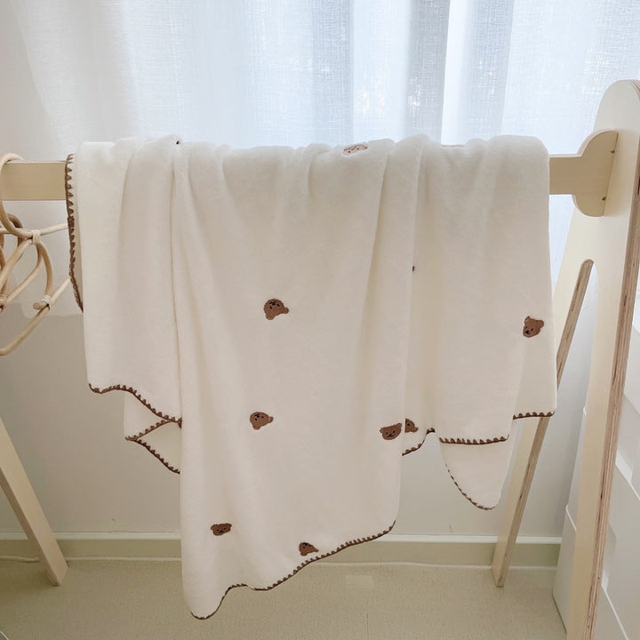Unisex cuddly blanket with sweet bear motifs Bowlift