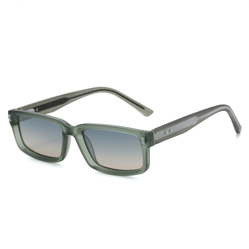 Ladies sunglasses in modern design Bowlift