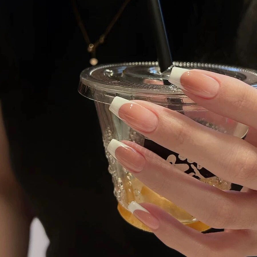 Trendy moon and star design artificial nails Bowlift