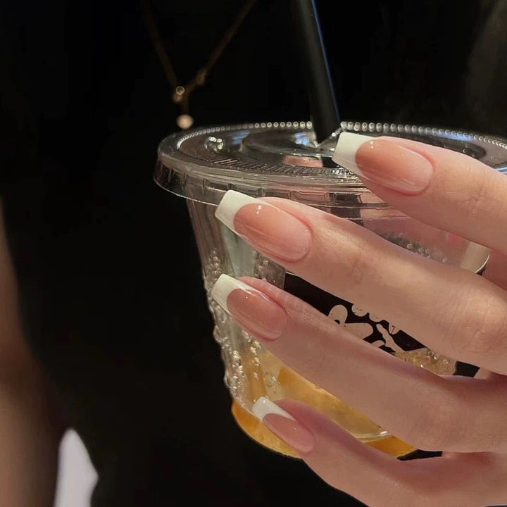 Trendy moon and star design artificial nails Bowlift