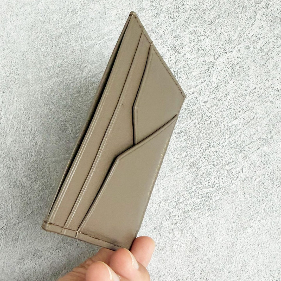 Minimalist Leather Card Case Bowlift