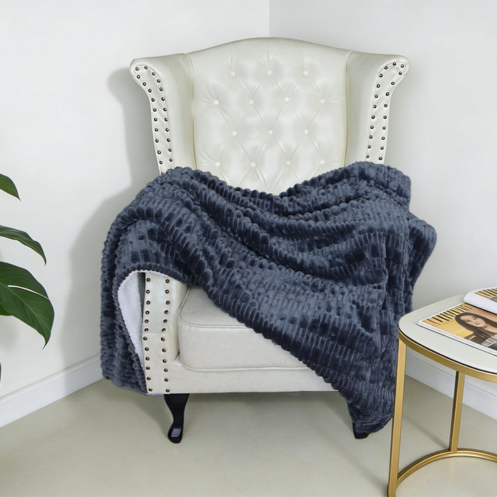 Women Cozy Structured Fleece Blanket Bowlift