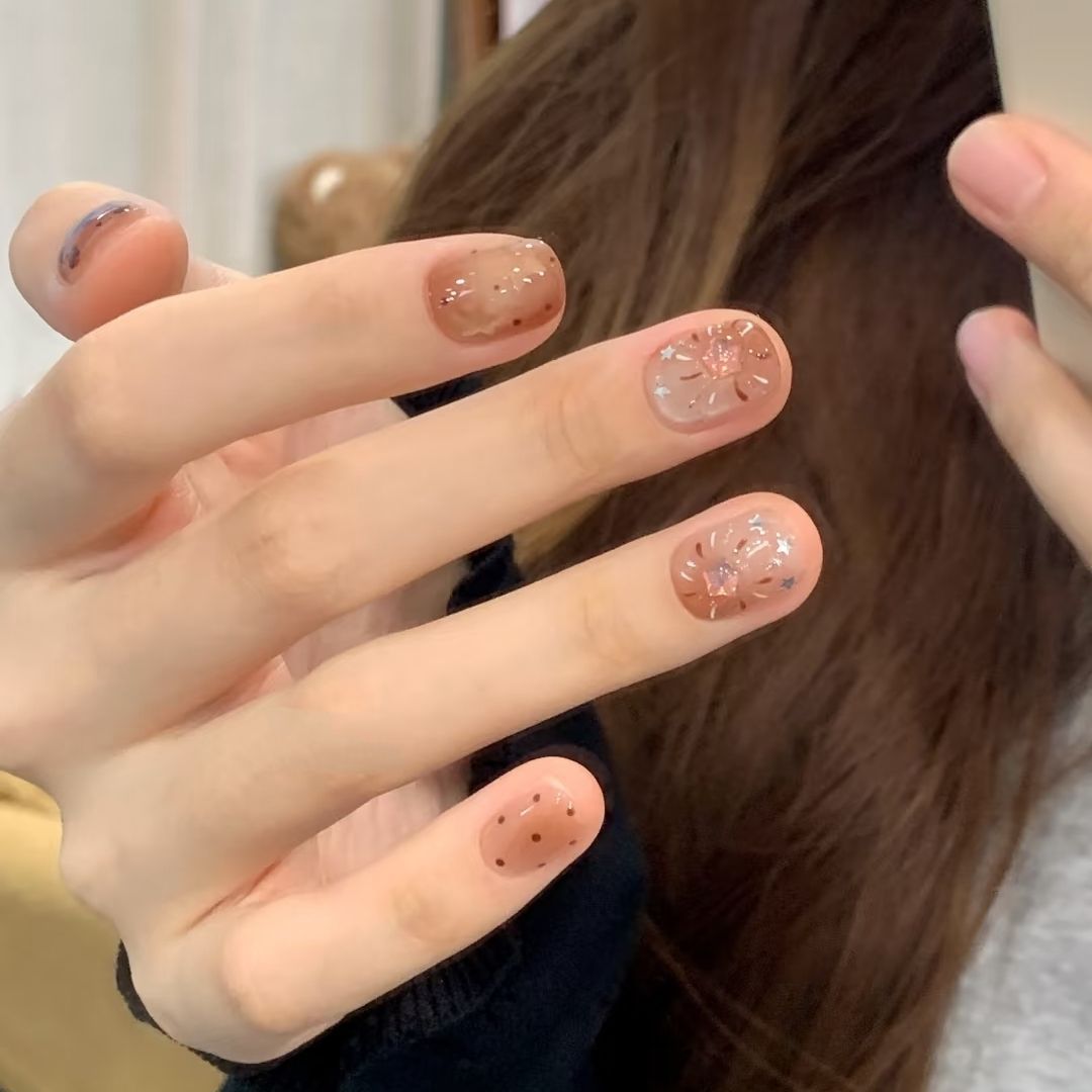 Artisan Floral Press-On Nail Set Bowlift