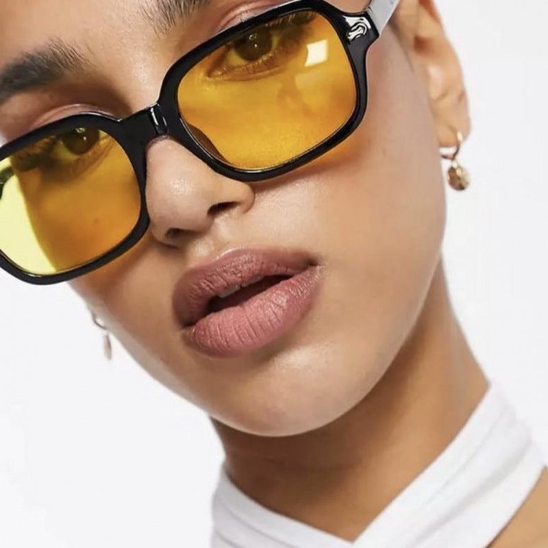 Ladies fashionable sunglasses with angular frame and yellow lenses Bowlift