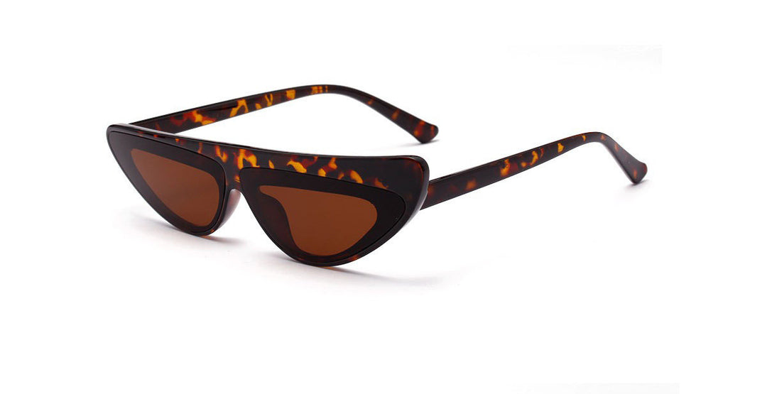 Women Cat-Eye Sunglasses with trendy asymmetrical design Bowlift