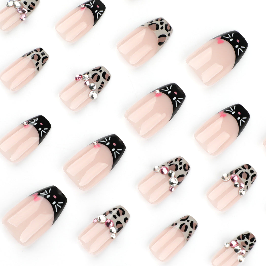 Artful nail art with glamorous 3D embellishments Bowlift