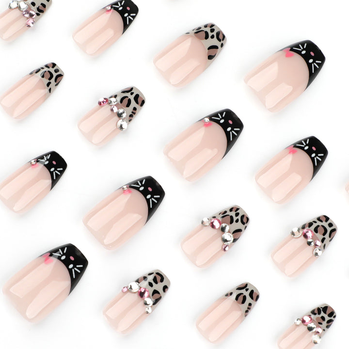 Artful nail art with glamorous 3D embellishments Bowlift