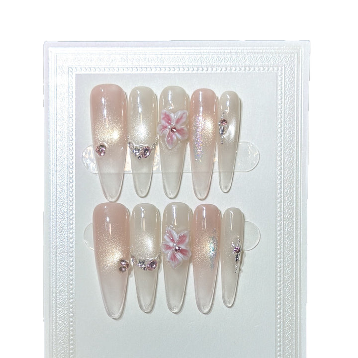 Artistic Floral-Accent Press-On Nail Set Bowlift