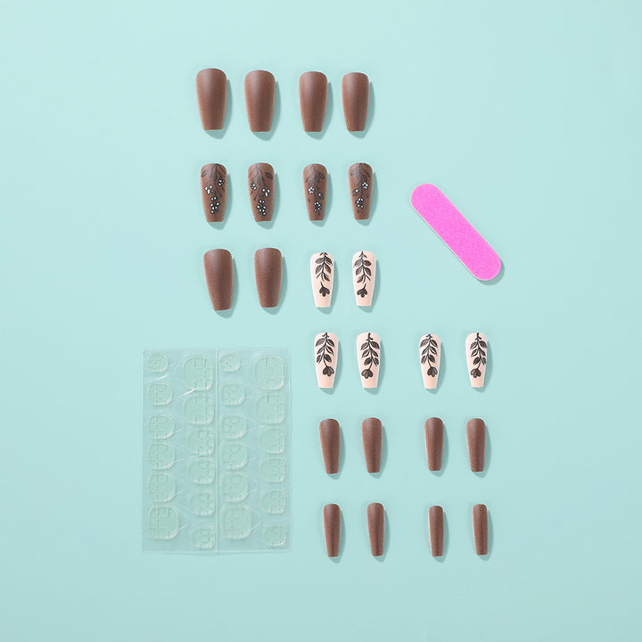 Artificial nails in an elegant and natural design Bowlift
