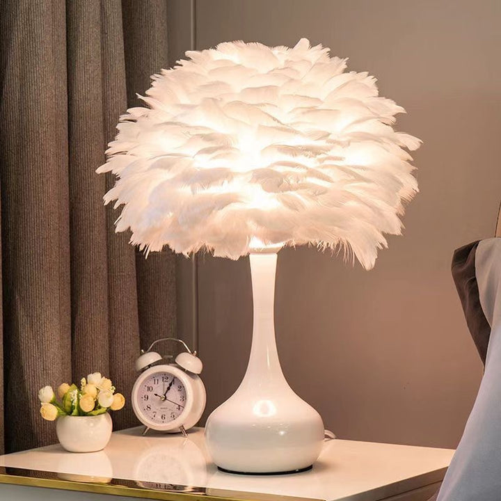 Elegant Feather Table Lamp