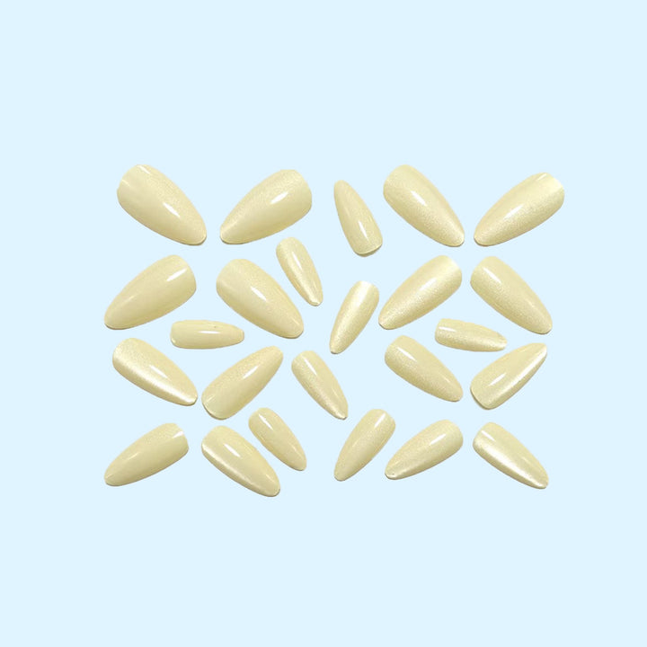 Shiny and Luxurious Artificial Nails Bowlift