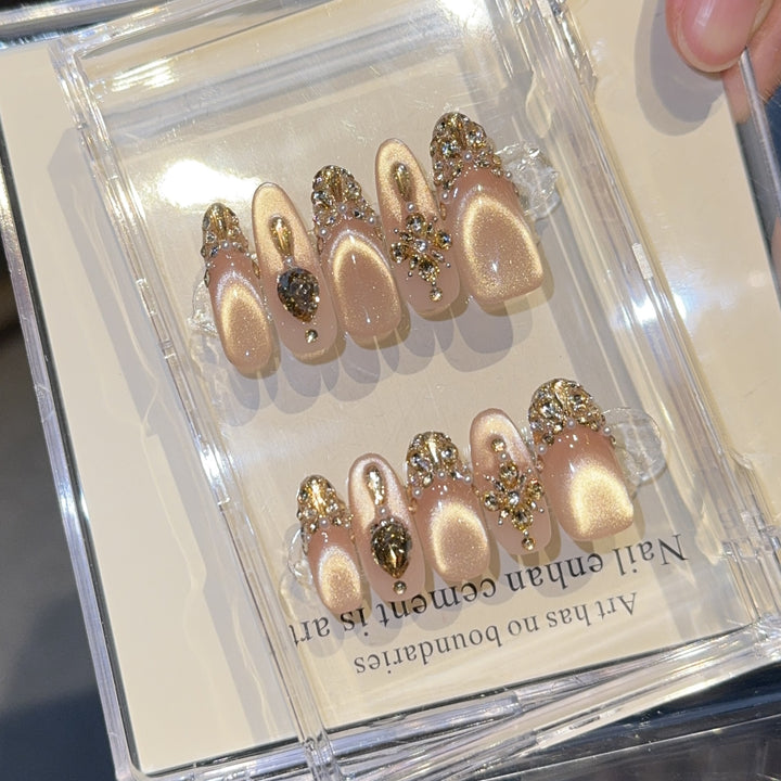 Glamorous artificial nails with glitter details Bowlift