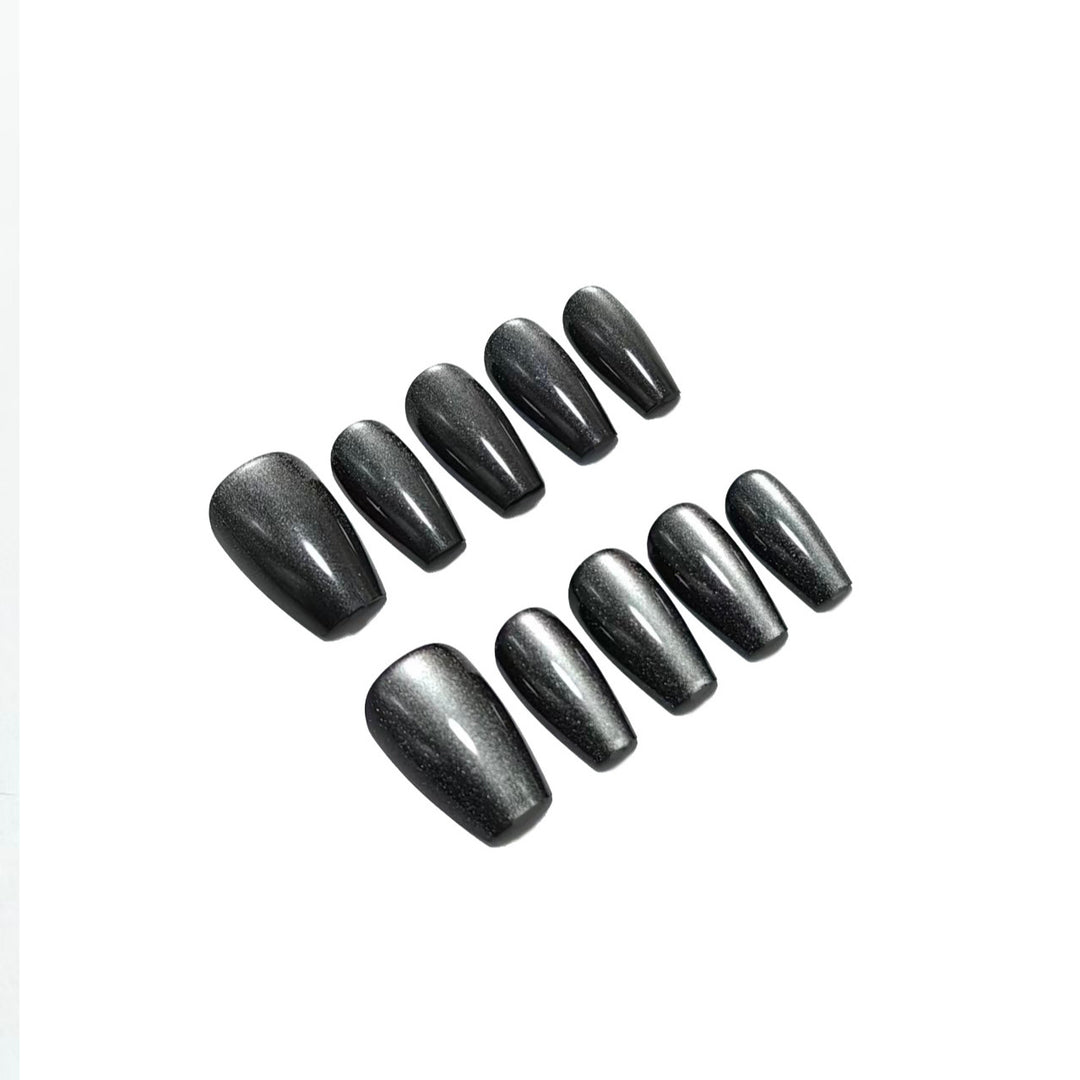 Artificial Nails in Elegant High Gloss Design Bowlift