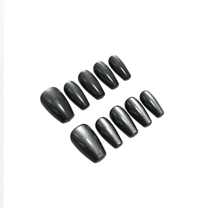 Artificial Nails in Elegant High Gloss Design Bowlift