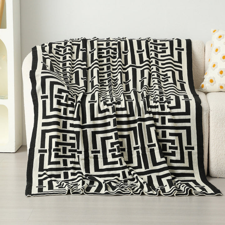 Women's decorative comfort blanket in modern geometric design Bowlift