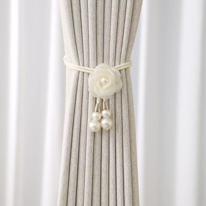 Decorative curtain holder Bowlift