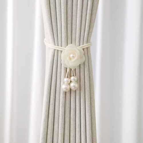 Decorative curtain holder Bowlift