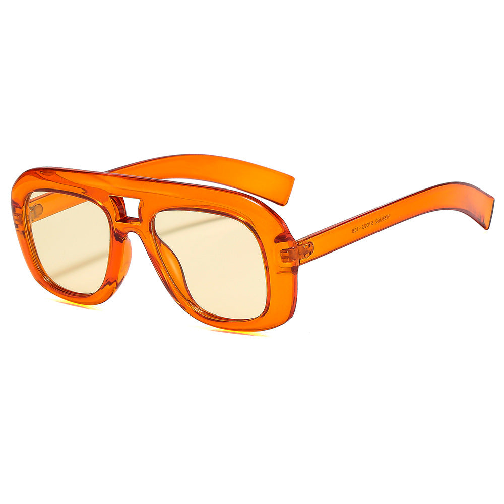 Women's striking sunglasses in elegant style Bowlift