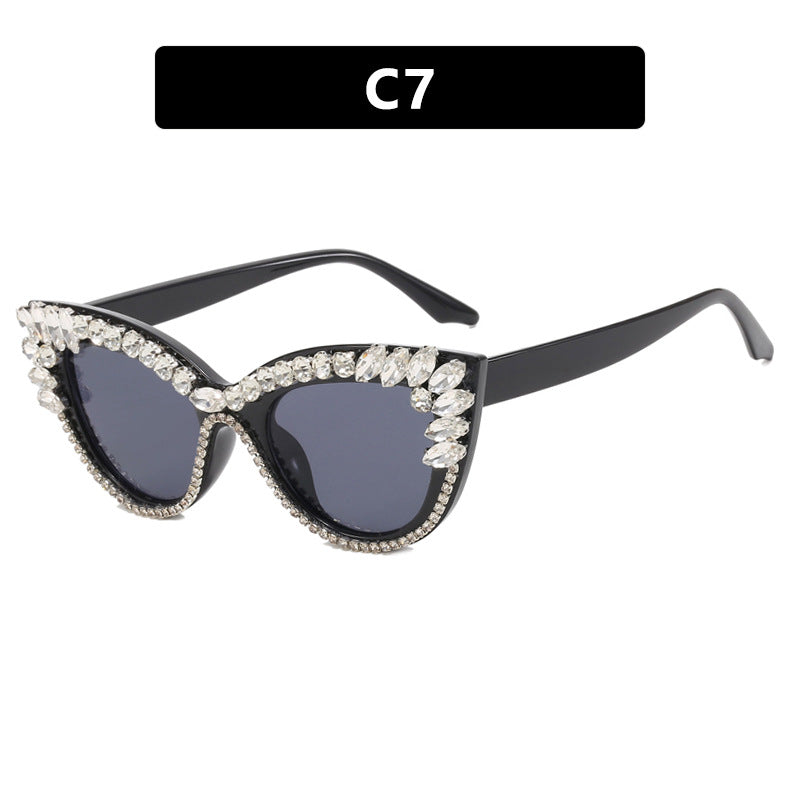 Women's extravagant Cat-Eye sunglasses with sparkling rhinestone embellishment Bowlift