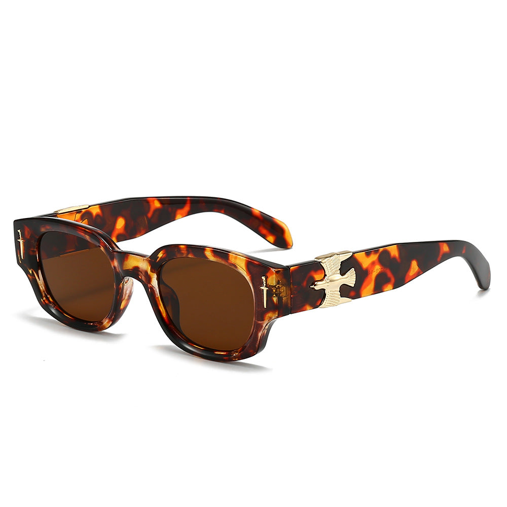 Women's fashionable sunglasses in exclusive tortoiseshell design with elegant metallic accents Bowlift