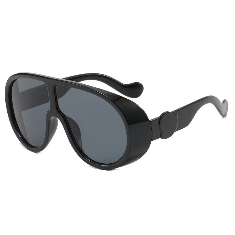 Women Sporty Oversized Sunglasses with Innovative Design Bowlift