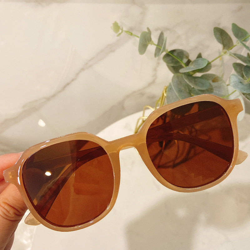 Fashionable Oversized Sunglasses with Square Frame Bowlift