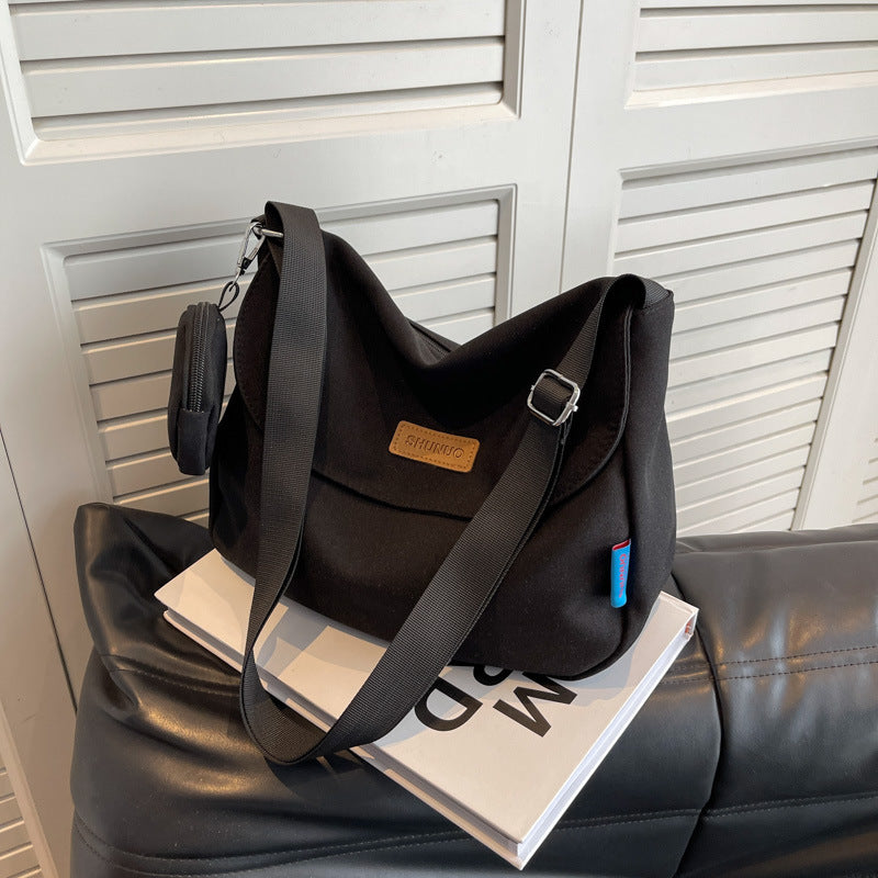 Everyday-friendly shoulder bag Bowlift