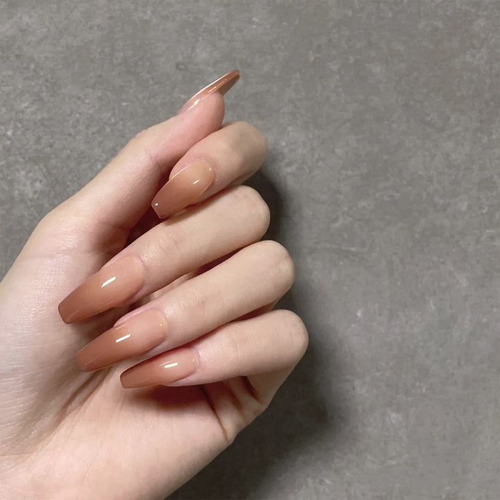 Artificial nails with elegant ombre effect Bowlift