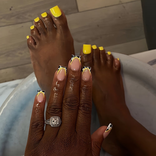 Stylish Press-On Nail Art Bowlift