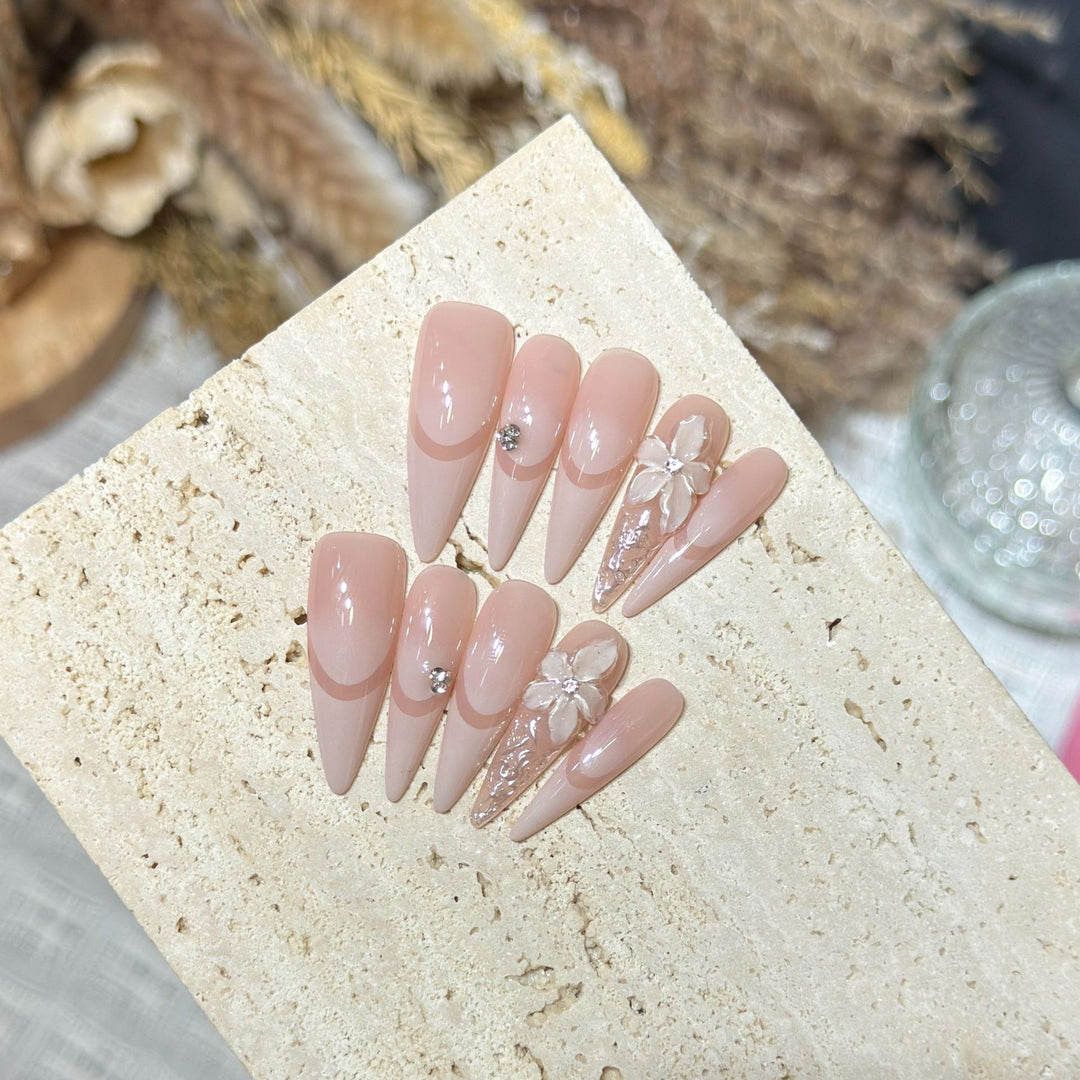 Elegant Stiletto Press-On Nail Art Set with Floral Accents Bowlift