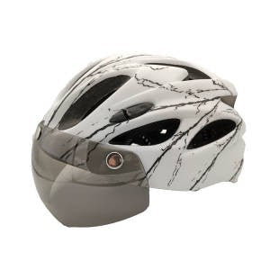 Sporty bicycle helmet with integrated visor Bowlift