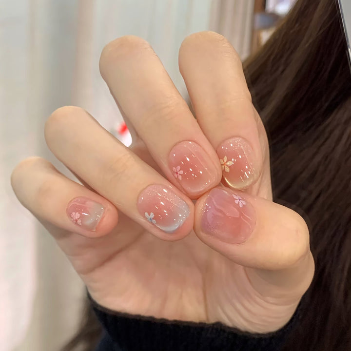 Floral-Themed Nail Art Set Bowlift