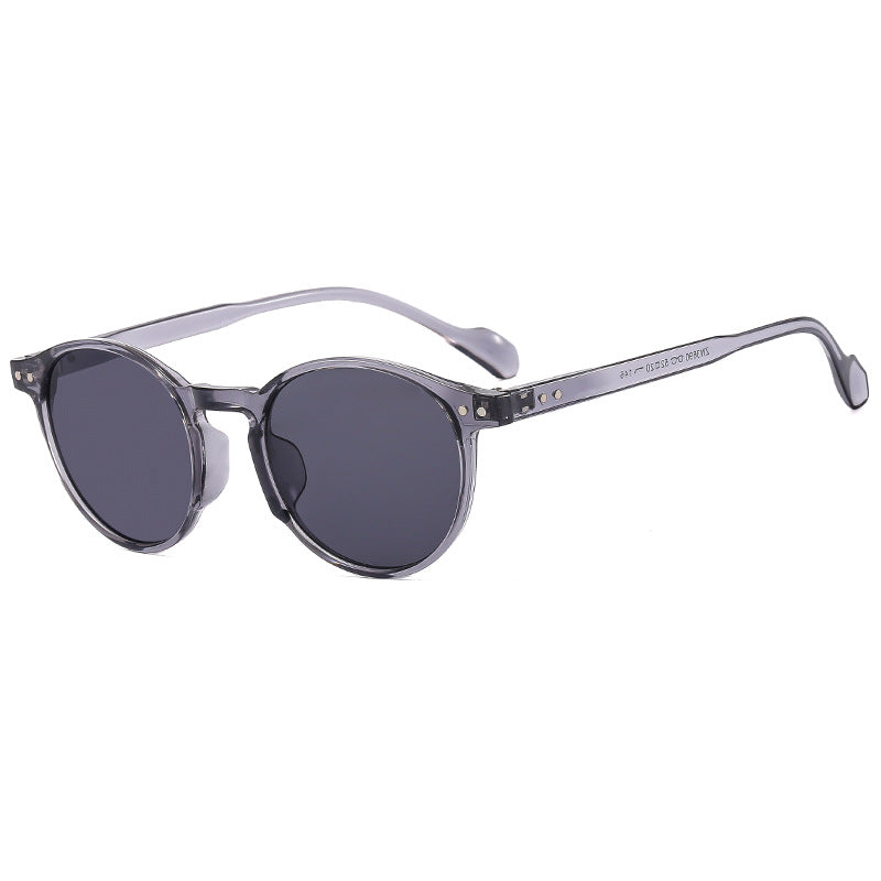 Women's trendy and stylish reading aid Bowlift