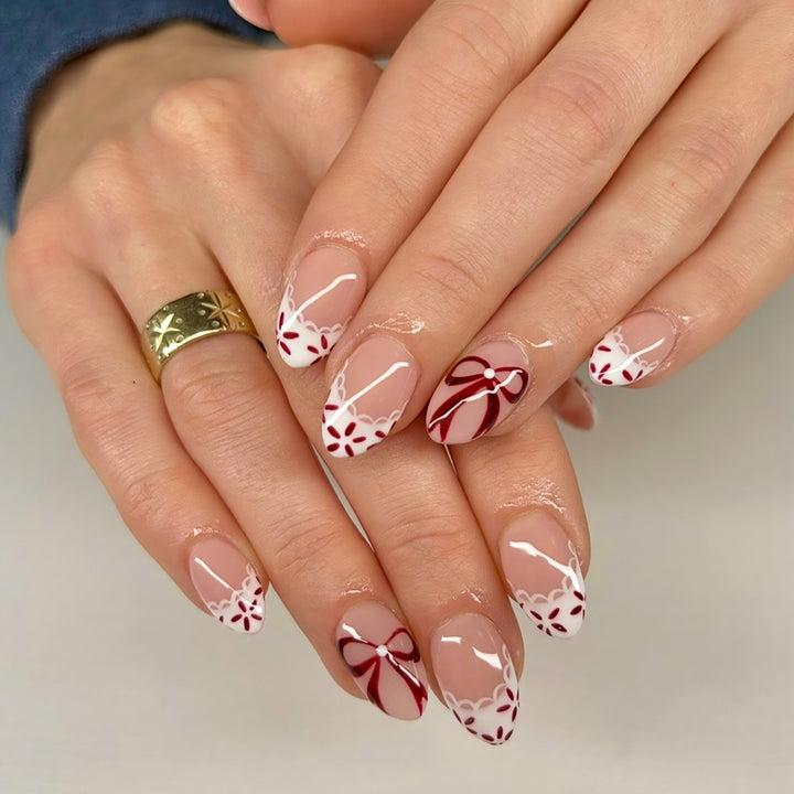 Artificial nails with festive decorations Bowlift
