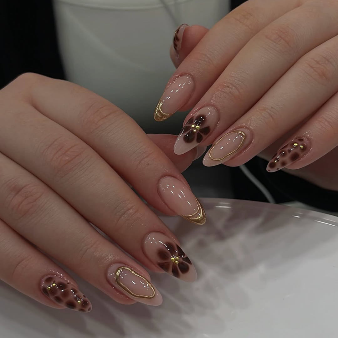 Artful nail art with floral accents Bowlift