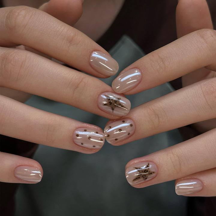 Artistic Nail Art with Modern Pattern Bowlift