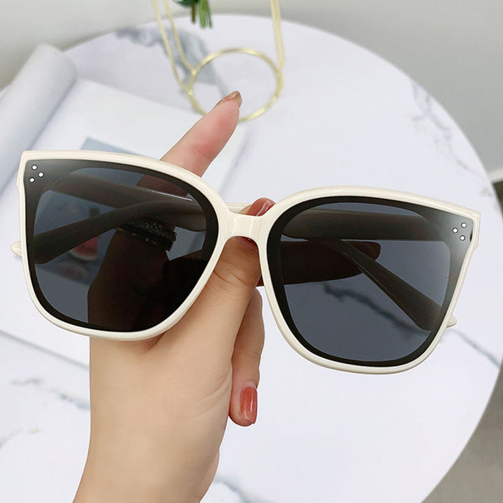 Women's Cat-Eye Sunglasses in Elegant and Modern Design Bowlift