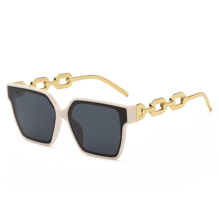 Women Oversized Fashion Sunglasses with Exceptional Chain Design Bowlift